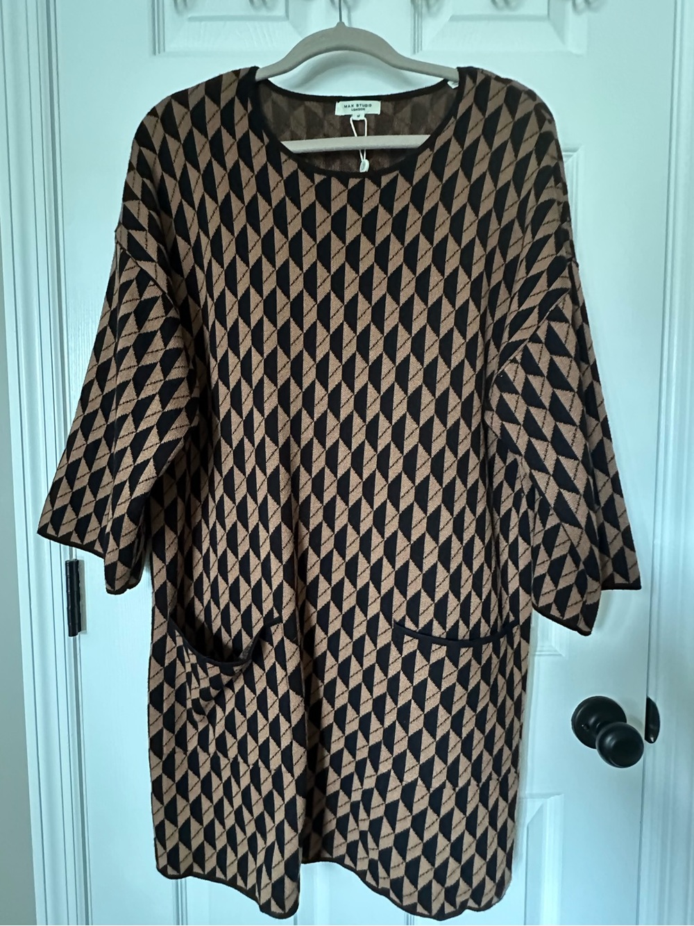 Max Studio Black and Tan Geometric Knit Dress with Pockets